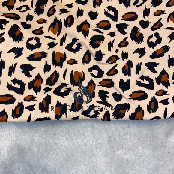 One shoulder sports bra - Picture 2 of 3